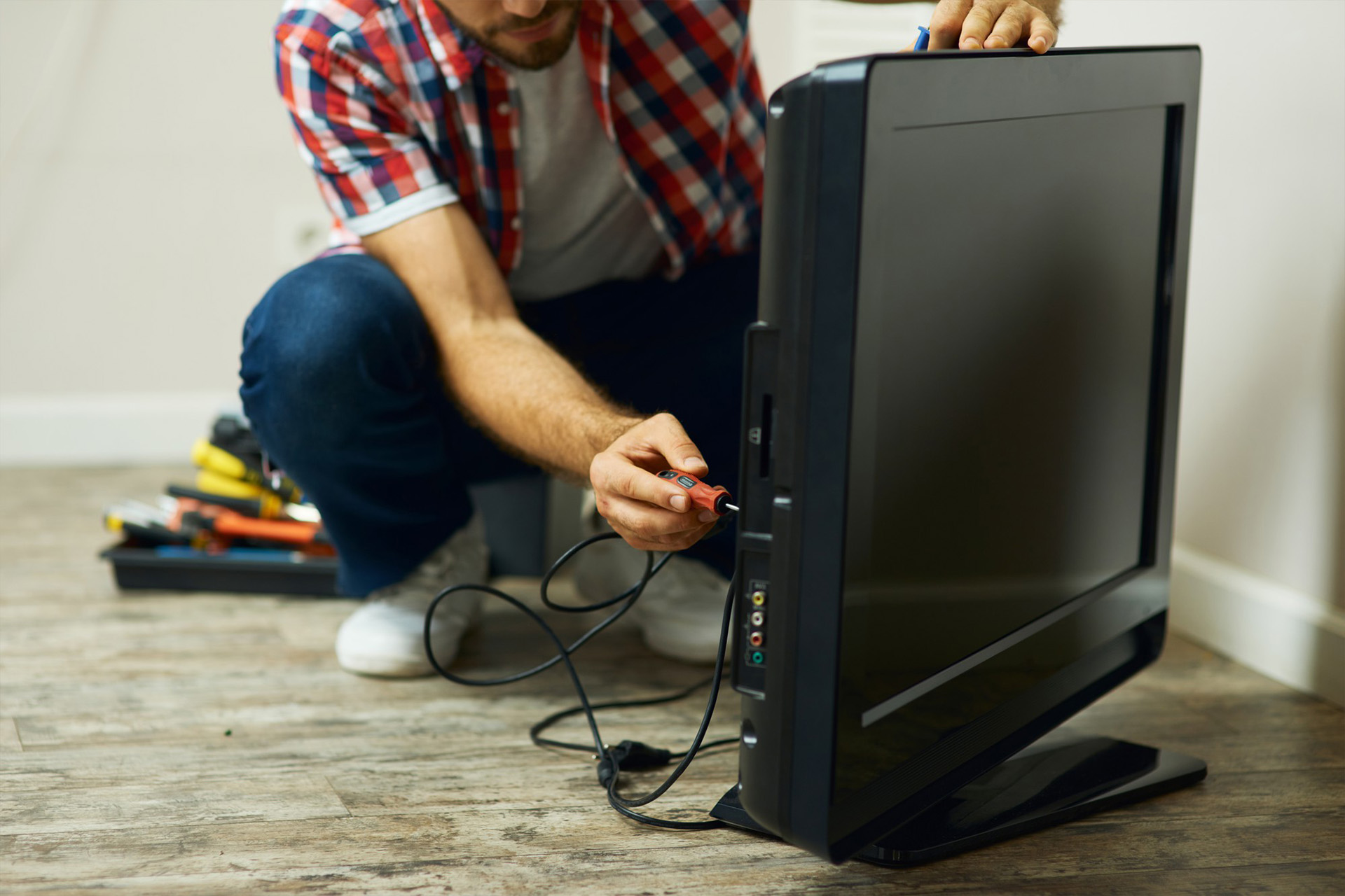 عیبیابی تلویزیون